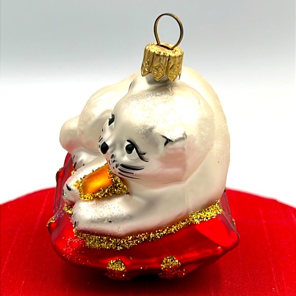 VTG Cat long haired white on red pillow Glads Blown Christmas tree ornament - Picture 2 of 8